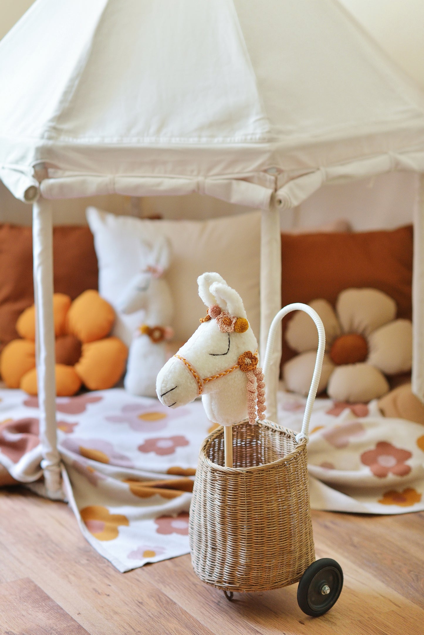 Daisy Decor Pillow in Marigold