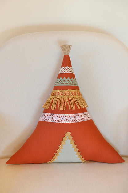 Teepee and Moon Decor Pillow Set